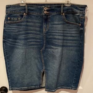 Torrid Denim Skirt size 22